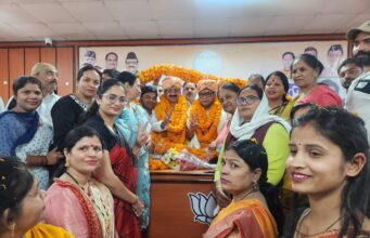 भाजपा कार्यकताओ ने पार्टी कार्यालय पर नवनियुक्त जिला कमल जिंदल का किया जोरदार स्वागत