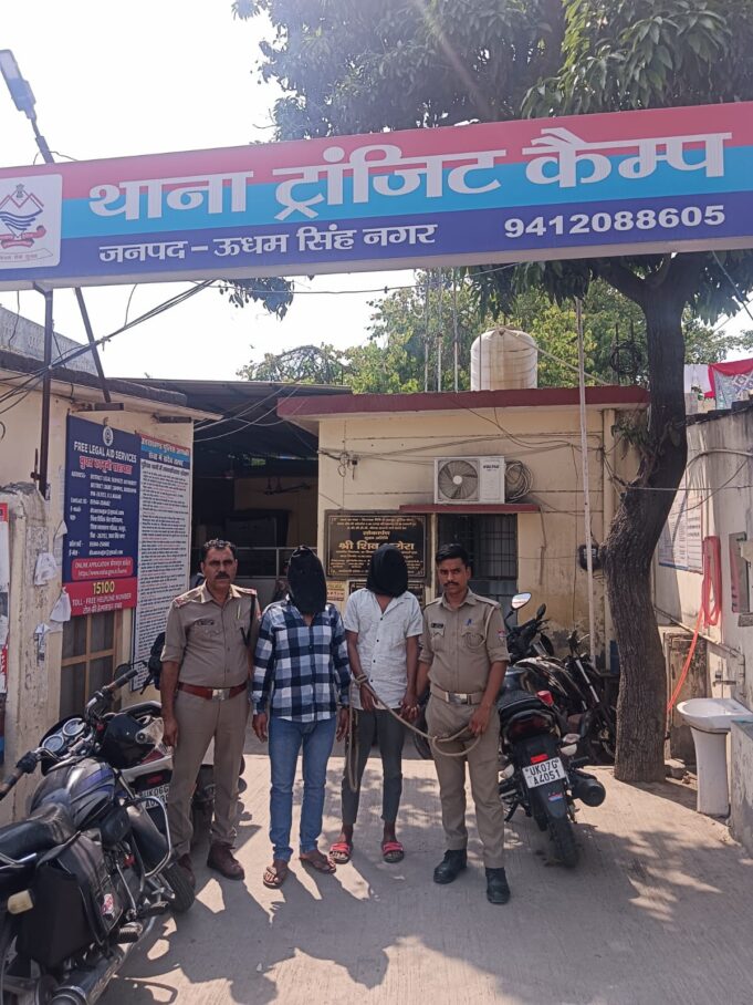 थाना ट्राजिट कैम्प पुलिस अभियुक्त वारण्टी को घर से गिरफ्तार किया गया