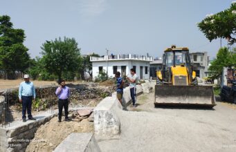 घासियारा मंडी नाले पर राजस्व एवं सिंचाई विभाग द्वारा हटाया गया अतिक्रमण