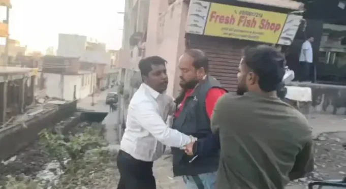 हल्द्वानी 👉पत्रकारों पर हमला दबंगों द्वारा 👉 चौथे स्तंभ पर हमले की घोर निंदा👉 जब पत्रकार सुरक्षित नहीं तो आम जनमानस का क्या हाल होगा