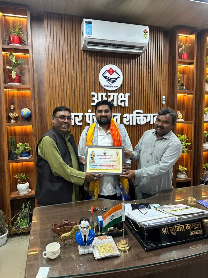 नगर पंचायत अध्यक्ष शक्तिगढ़ को भाईचारा एकता मंच ने किया सम्मानित