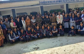 राजकीय कन्या उच्च प्राथमिक विद्यालय, किच्छा में सेल्फ-डिफेंस एवं फायर सेफ्टी प्रशिक्षण शिविर आयोजित