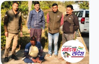 आबकारी विभाग ने किया बड़ी कार्रवाई दो महिला एक युवक को किया गिरफ्तार