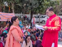 आंगनबाड़ी कार्यकत्रियों के आंदोलन को पूर्व विधायक ठुकराल ने दिया समर्थन