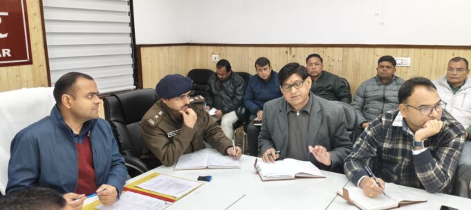 शांतिकुंज द्वारा बैरागी कैंप में 20 जनवरी से 24 जनवरी की मध्य में आयोजित होने एल कार्यक्रमो की सफलता के लिए जिलाधिकारी ने संबंधित अधिकारियों के साथ की बैठक