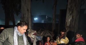 कड़ाके की ठंड में गरीबों का सहारा बना नगर निगम, महापौर ने वितरित किए कंबल औद्योगिक क्षेत्र में जरूरतमंद बुजुर्गों को मिली राहत