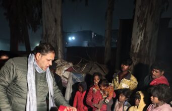 कड़ाके की ठंड में गरीबों का सहारा बना नगर निगम, महापौर ने वितरित किए कंबल औद्योगिक क्षेत्र में जरूरतमंद बुजुर्गों को मिली राहत