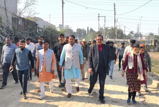 महापौर ने निर्माणाधीन बस टर्मिनल का किया निरीक्षण जल्द शुरू होगा बस टर्मिनलः विकास शर्मा बस टर्मिनल की जद में आ रहे व्यापारियों का होगा पुनर्वास