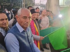 लालकुआं से बेंगलुरु ट्रेन को सांसद अजय भट्ट एवं विधायक मोहन बिष्ट ने संयुक्त रूपसे दिखाई हरी झंडी