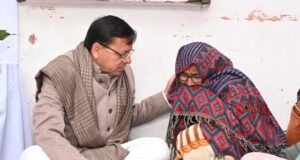 मुख्यमंत्री पुष्कर सिंह धामी ने अपने खटीमा भ्रमण के दूसरे दिन रविवार को कैंप कार्यालय