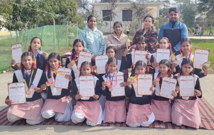 जीजीआईसी ,फाजिलपुर महरौला रुद्रपुर में चल रहे 90 दिवसीय सेल्फ डिफेन्स प्रशिक्षण शिविर का हुआ समापन।