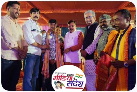 सुनेरा बंगाली कॉलोनी, किच्छा में आयोजित मां बसंती दुर्गा देवी पूजा (दुर्गा पूजा) का शुभारंभ