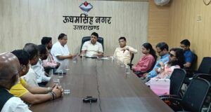 रुद्रपुर में जल्द बनेगा बंग भवन, विधायक शिव अरोरा ने डीएम को सौंपा पत्र
