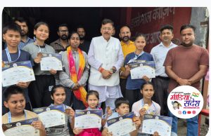 राज्य स्तरीय वोविनाम चैंपियनशिप के पदक विजेता खिलाड़ियों को पूर्व विधायक राजेश शुक्ला ने किया सम्मानित