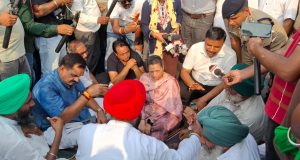 किसानों के धरना प्रदर्शन को ठुकराल ने दिया समर्थन